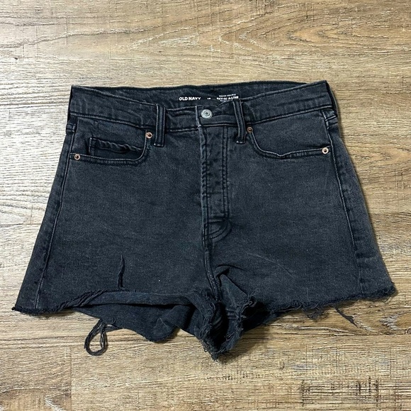 Old Navy high-rise A line black denim shorts - Picture 1 of 5